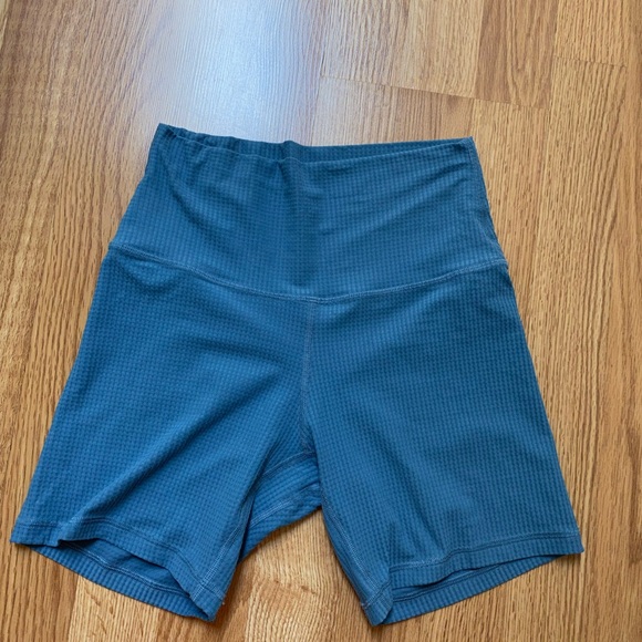 EUC Lululemon Align High-Rise Short 6" Grid texture size 6 Utility Blue - Picture 2 of 7